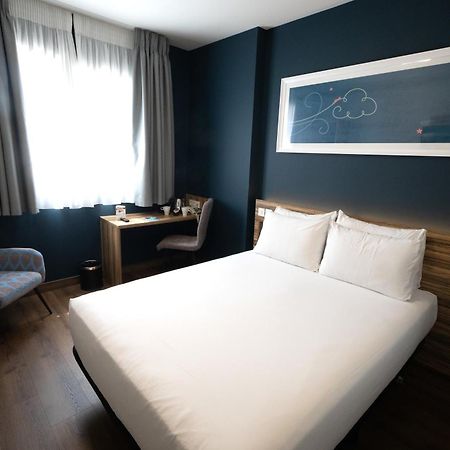 Travelodge Madrid Alcalá Szoba fotó